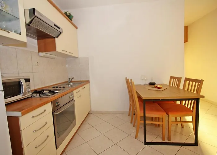 Omo 1 Apartamento Supetar