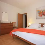 Omo 1 *