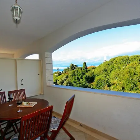 Omo 1 Appartement Supetar