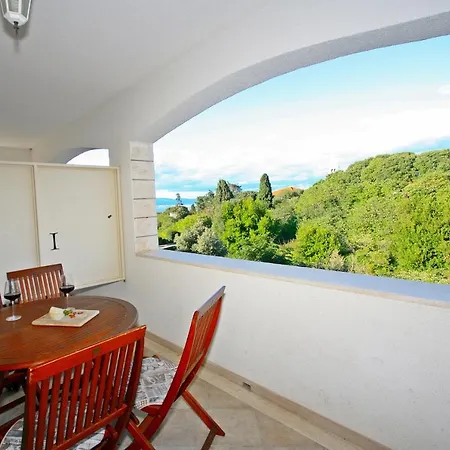 Appartement Omo 1 Supetar